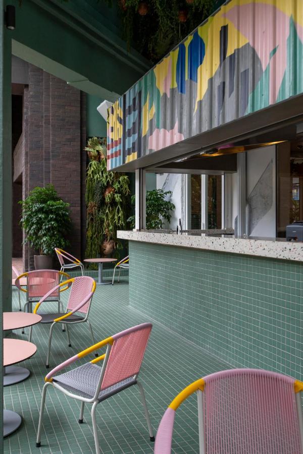 Momo's Hotel